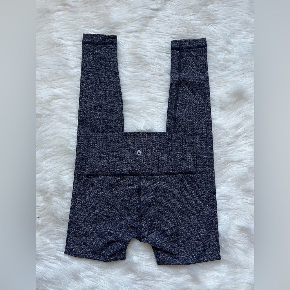 ‼️SOLD‼️Lululemon High Rise Leggings 28" Gray
Grey Thick Textured
Knit sz 2 - Picture 7 of 11